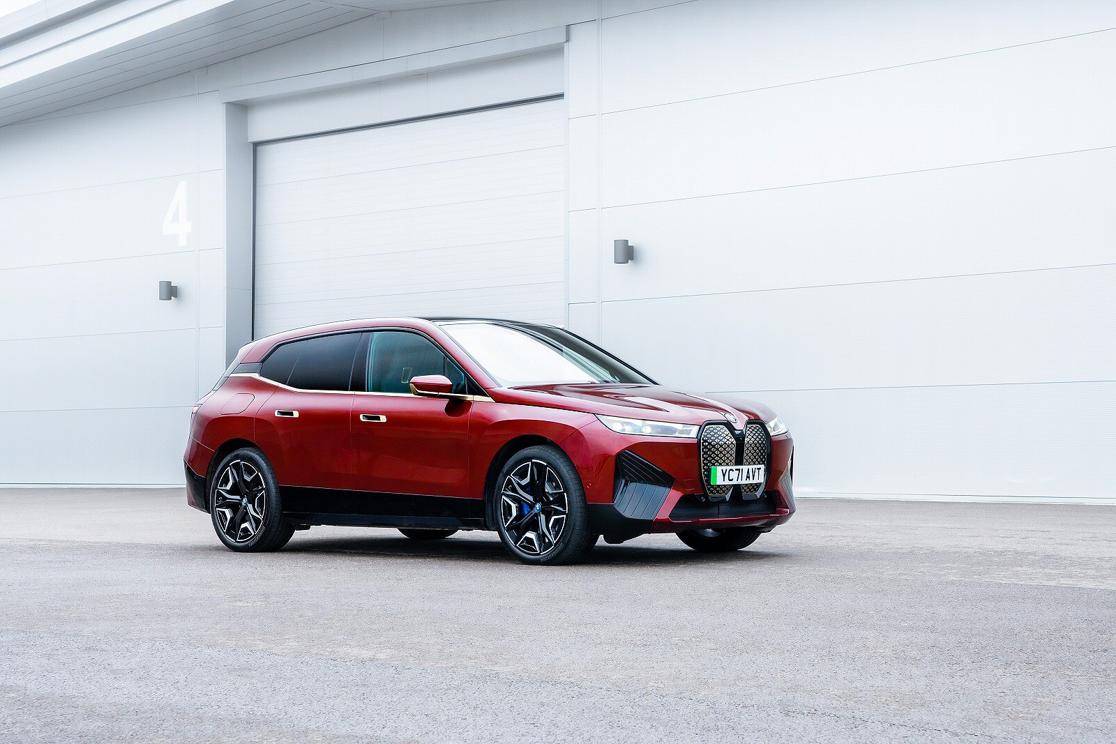 Used BMW iX [I20] (2021 - 2024) + Guide - Image 1